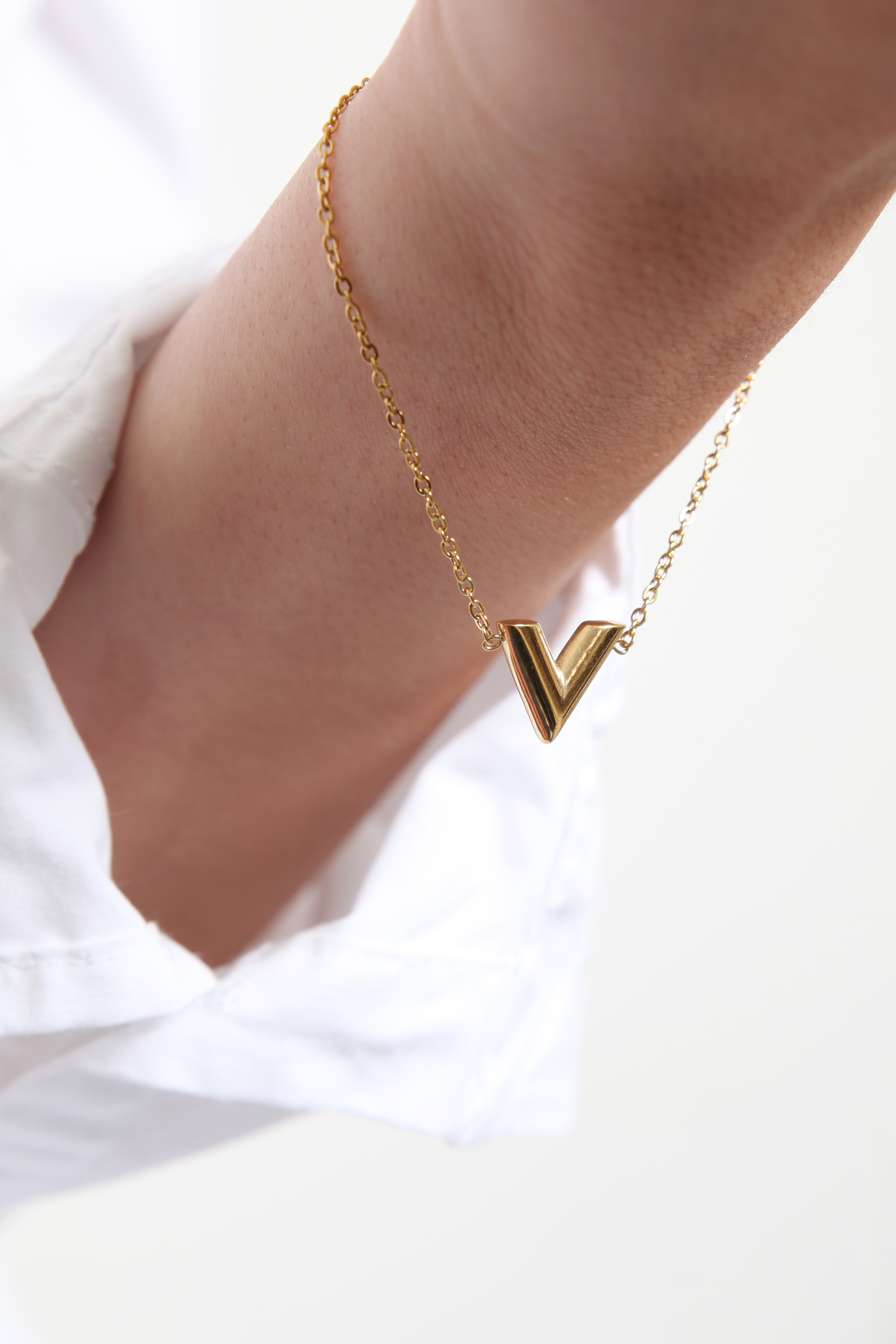 V Bracelet